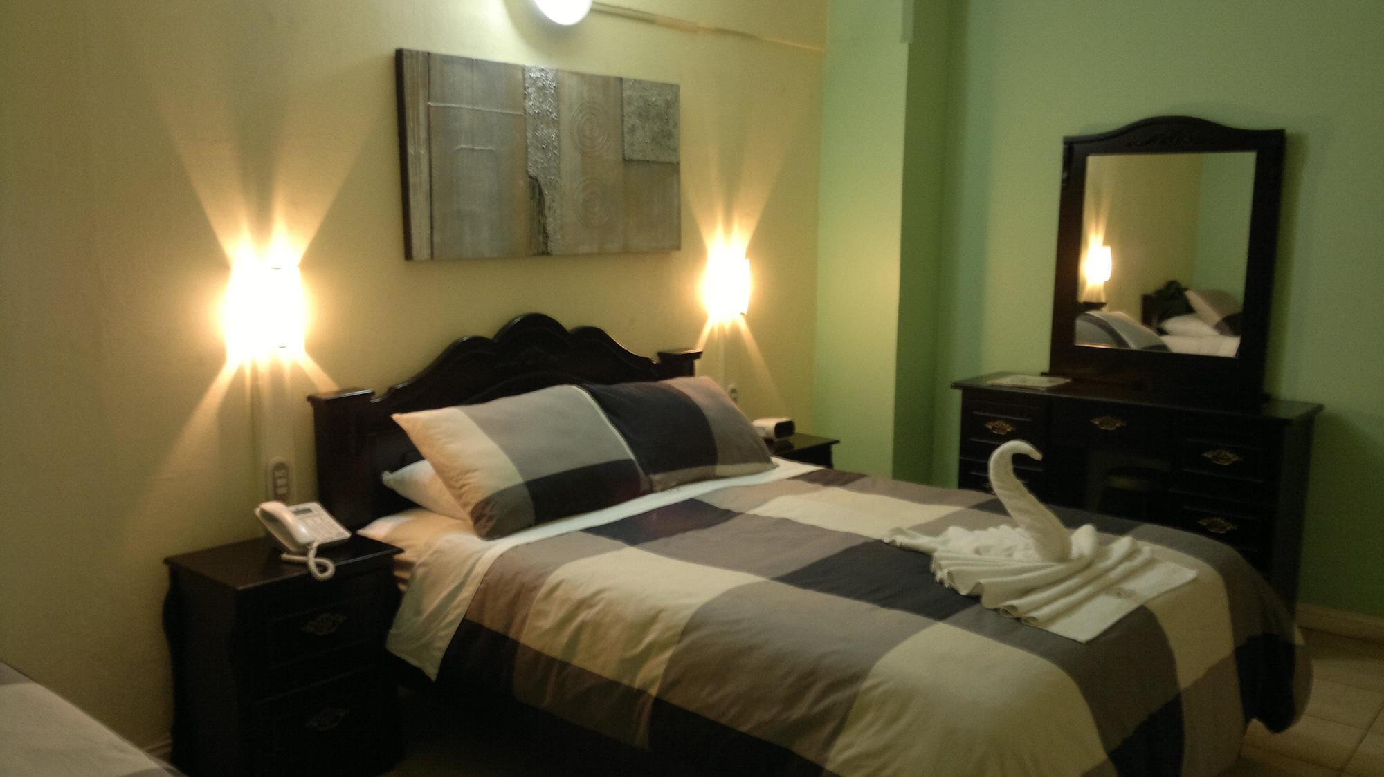 אלאג'ואלה Hotel Eskalima מראה חיצוני תמונה