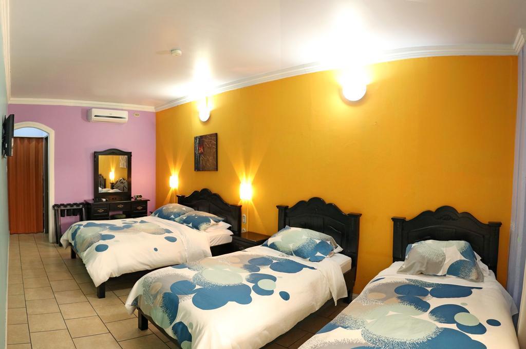 אלאג'ואלה Hotel Eskalima מראה חיצוני תמונה