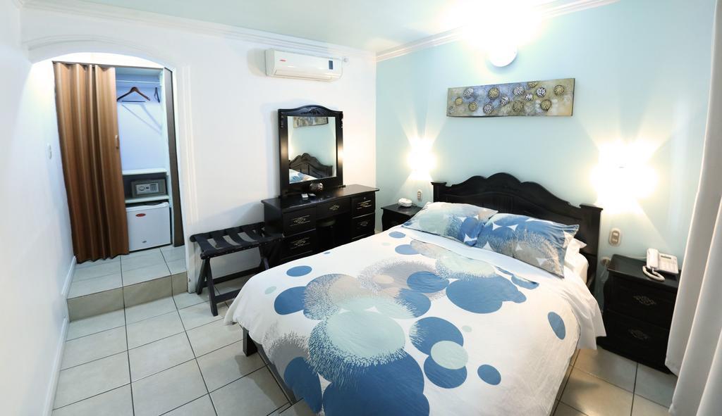 אלאג'ואלה Hotel Eskalima מראה חיצוני תמונה