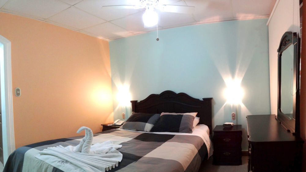אלאג'ואלה Hotel Eskalima מראה חיצוני תמונה