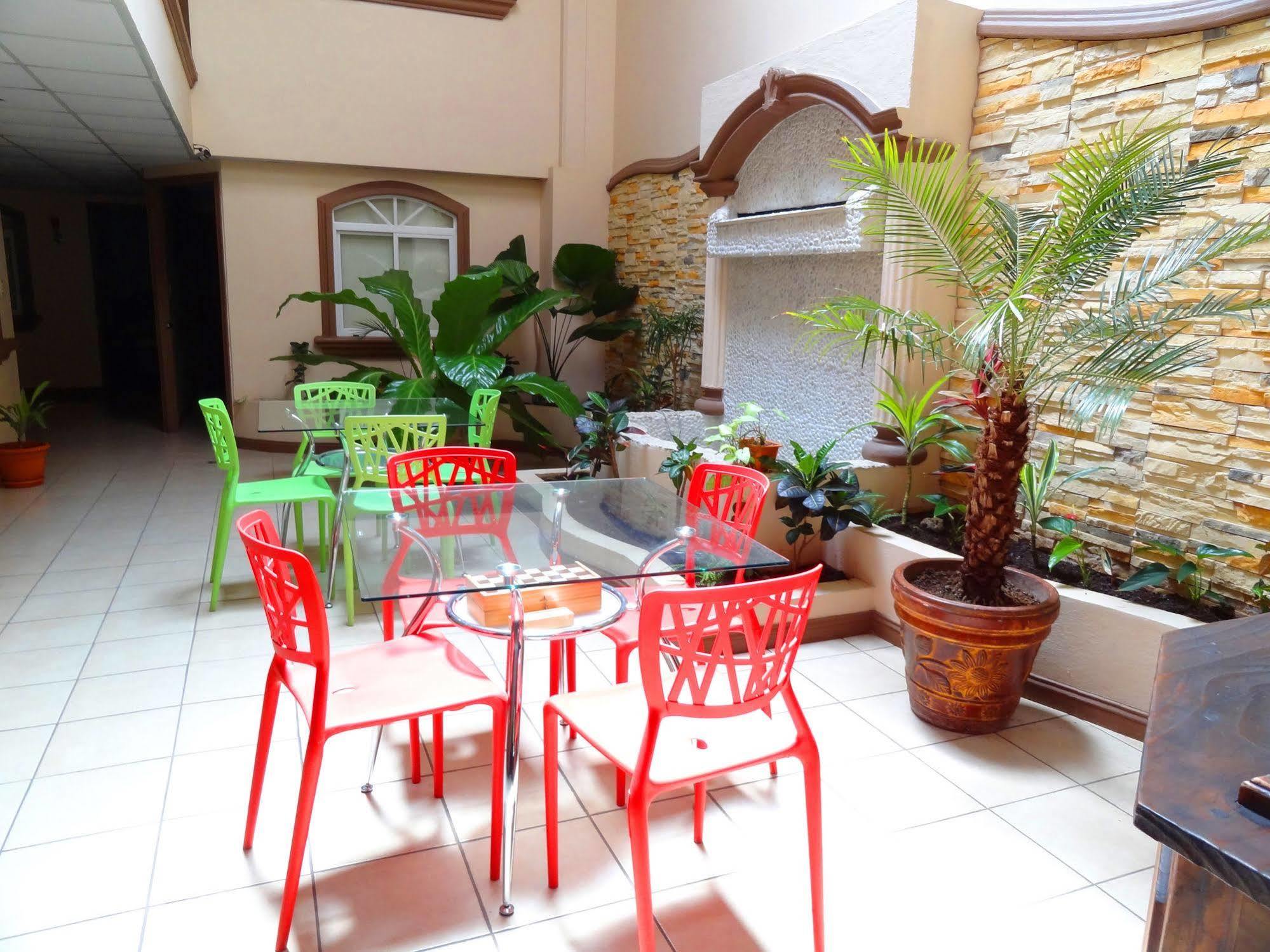 אלאג'ואלה Hotel Eskalima מראה חיצוני תמונה
