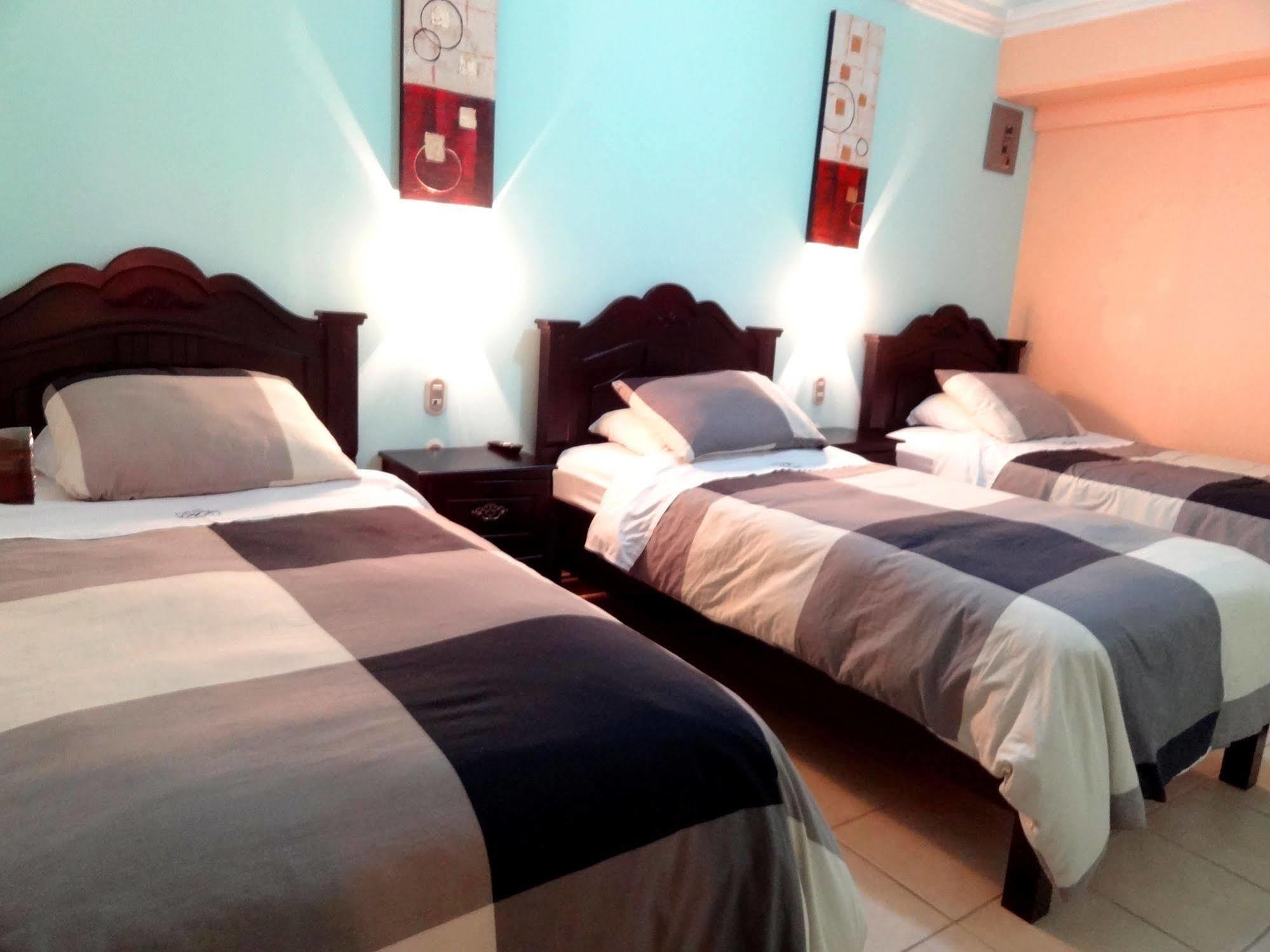אלאג'ואלה Hotel Eskalima מראה חיצוני תמונה